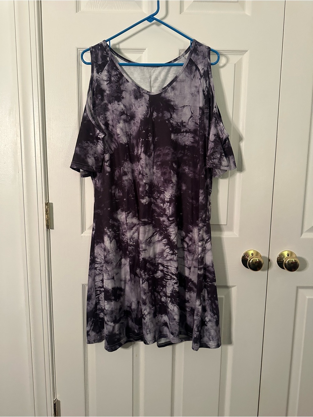 Cold-Shoulder Tie-Dye Dress in Purple